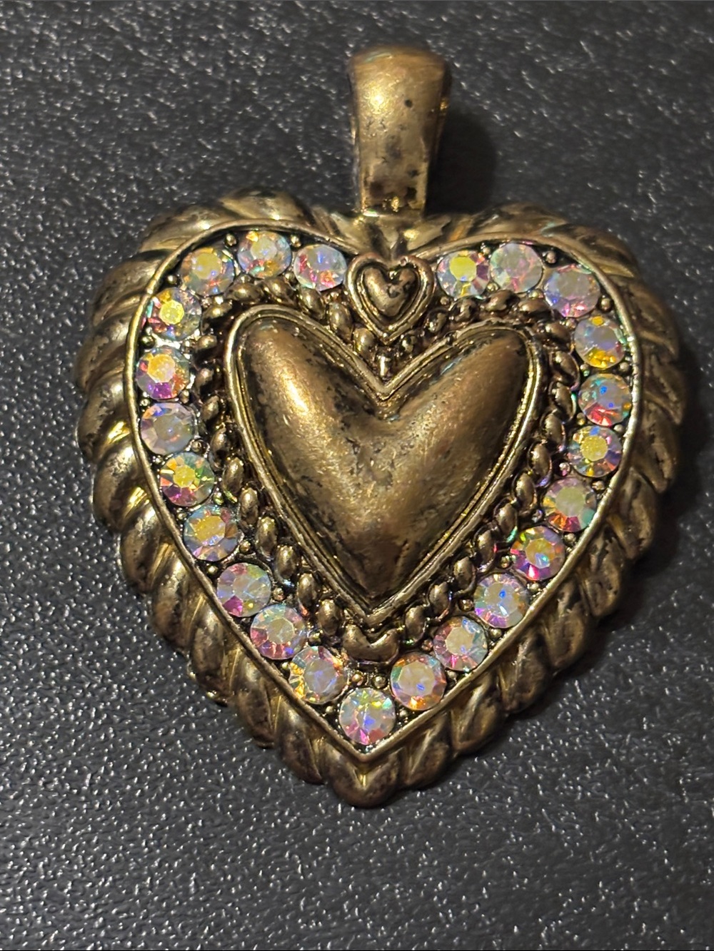 Distressed Gold Heart Pendant Necklace with Aurora Crystal‎ Trim